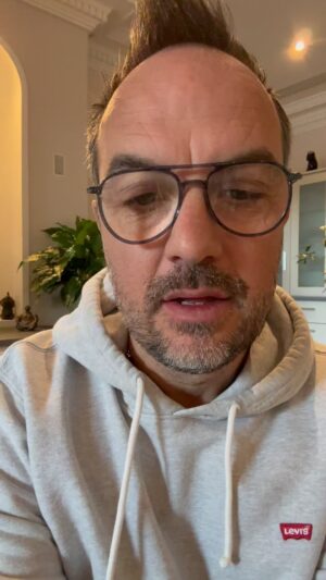 Jarry Instagram - Les devoirs avec mon fils je suis grillé 😂😂😂😂 ! Suis-je le seul dans ce moment de solitude ? #enfants #drole #humour #ecole