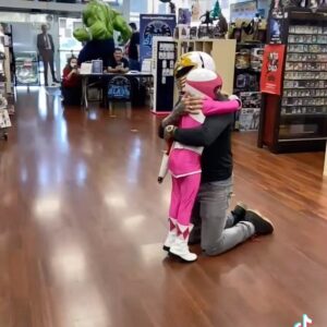 Jason David Frank Instagram - Thanks for supporting my new movie @lotwhitedragon teaser trailer release. It’s always cool to see a new generations of fans, even little kids love Power Rangers. I can’t wait to introduce them to a new universe. How cute is this… #greenranger #pinkranger Is this the greatest love story? 💚💖 #mmpr #powerangers #twilight #love #90snostalgia #90skids #nostalgic #lovestory #epiclove #cosplay @atothedoublej @catherine_sutherland