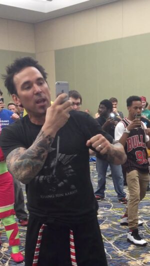 Jason David Frank Instagram - Jason David Frank was a martial artist and he loved to teach everyone. He was a mesmerizing teacher and he made karate fun for all his students, especially those he taught at conventions in his karate classes. Did you participate in one of Jason’s Martial Arts class at a convention? #comiccon  #comicconvention #jasondavidfrank #jdfmartialartsclass #ripjasondavidfrank #hanshifrank #instagramkarate