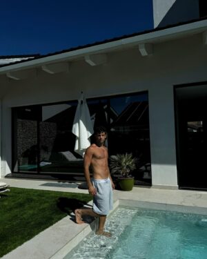 Jason Fernández Instagram - ☀️ 🖤