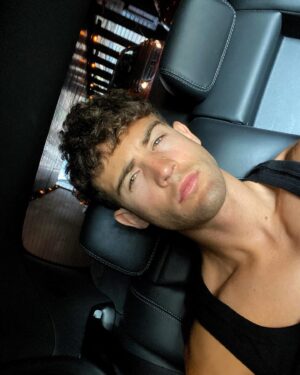 Jason Fernández Instagram - 24h in París with @hermes