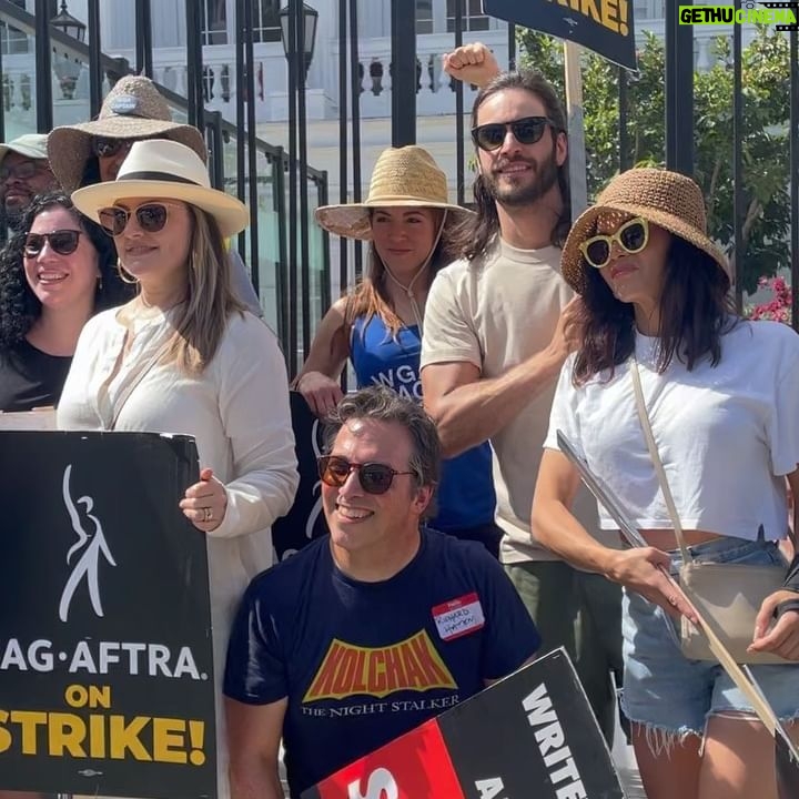 Jason George - 8.4K Likes - Caught up with some of my favorite #witches on the #strike line today
#muchlove @lizdeancasting @jennadewan @rachelboston @madchenamick #maggiefriedman
#sagaftrastrong #sagaftrastrike