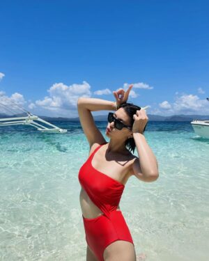 Jason Hsu Instagram - 妳曬太陽☀️我曬老婆💋

❤️ @chaochao1011 

#老公視角加攝影師視角
#這麼正的老婆曬一下可以吧