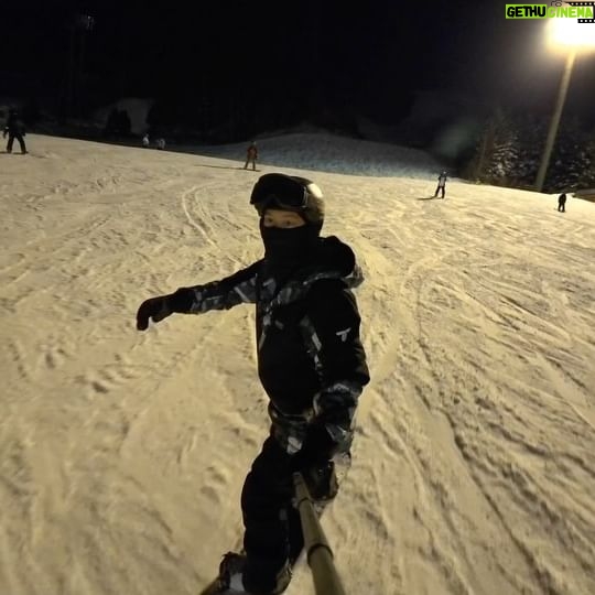 Jason Hsu - 5.3K Likes - 🏂
帶著新裝備夜滑一波
@insta360tw
@columbiasportswear_taiwan
@lovejpski
@gopro_ammo
#日本滑雪中毒者 #苗場 #滑雪 #snowboard #snowboarding #columbiataiwan #omnitech #omniheatinfinity極暖黃金鋁點 #titanium #insta360 #acepro #ai #gopro彈藥庫