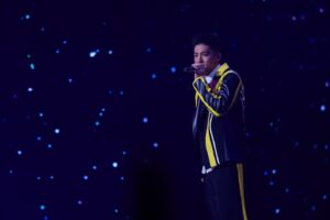 Jason Hsu Instagram - 沒有人想過的組合
當然也沒有人知道反應會如何
但我們確定的一點就是
”衝啊！就是要做讓大家想不到的事。”
我們自己一定要先玩得開心、跳得爽、唱得過癮
才能感染其他人
既然是限定團就要有限定的表演
除了組曲之外還有全新編排的傳說
雖然學的時候常常開玩笑我們要不要跳原本的😂
但最終出來得效果…真的蠻帥的！是吧？
謝謝文總 @gacc.tw  的邀請
背後的工作團隊也很巧的都是熟悉的團隊，謝謝你們
還要特別感謝
玉琦老師 @yuchi_7911  超強超帥的編排，每次排練都失聲
當然也要謝謝
AcQua源少年 @acqua.official 
FEniX @fenix_official__ 
不知道這次限定團的下次是什麼時候
但至少這波有帥到

#wearethirteen #除夕限定
#中華文化總會 #除夕特別節目
