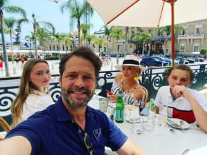 Jason Priestley Instagram - My kids first trip to #casinosquare So cool! @festivaltvmonte_carlo @ava.priestley @dashiellpriestley @naydoggy #casinosquaremontecarlo