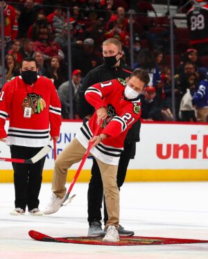 Jason Priestley Instagram - Fun times doing Shoot the Puck @nhlblackhawks game!