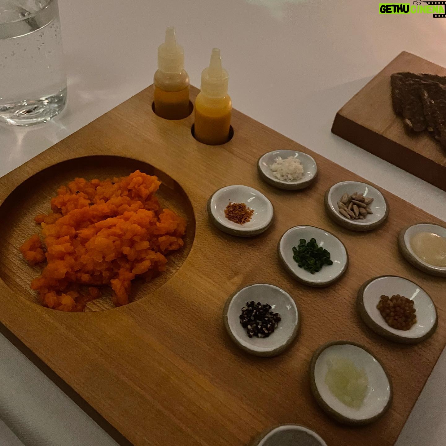 Jasper Polish - 3 Likes - two thumbs up for @elevenmadisonpark
@katebosworth & @justinlong thank you š¤