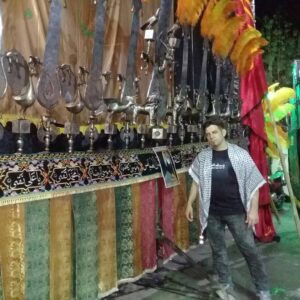 Javad Nazari Instagram - #ورق_بزنید👈🙌
ای #علمدار_کربلا
مرد میدان هر بلا عباس 
پنجمین نور چشم فاطمه ای 
تو حسین کنار علقمه ای 
ای شفاعت به خون تو مدیون 
ای حسینی ترین #حسینیون

بود جانت در اختیار حسین 
کس به این حد نبود یار حسین 
در جمال تو منجلی دیدند 
#فاطمیّون تو را علی دیدند 
عشق به منتها تو هستی تو 
علی کربلا تو هستی تو 
به تو سرمایه ادب دادند 
عبد صالح تو را لقب دادند 
روز محشر که خلق می لرزند 
شهدا بر تو قبله می برزند 
وان همه سر جدا و دست جدا 
پیکر پاره پاره شهدا 
در قیامت که عذر نپذیرند 
دست های تو دست می گیرند 
دست هایت مدال عاشوراست 
سندی بر شفاعت زهراست 
معجزاتی که از وفا کردی 
کربلا را تو کربلا کردی 
به تو امید بسته بود حسین 
تا به جایی که این سرود حسین
#هیئت_رهروان_حضرت_زینب(س)
#نازی_آباد
#شهرک_رسالت_تهران 
#شهرک_صالح_اباد 
#شهرک_صالح_آباد_غربی 
#Amirkhosronazari 
#javadnazari
#امیرخسرونظری #کانال_تلگرامی_تک #مدیران_کانال_تلگرامی_تک 
#جوادنظری👈❤👉
#تهرانکده #محرم
#علامت_کشی
#کاروان_علامت_کشی
#M javad nazari
#نظری