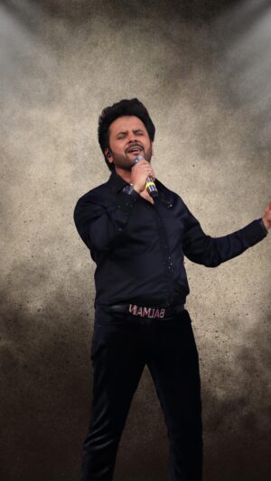 Javed Ali Instagram - Transport yourself to a realm of pure bliss with the mesmerizing performance of Saude Bazi by the legendary Javed Ali, whose voice resonates as the embodiment of our nation’s musical heritage. 

Let every note stir your soul and awaken your senses to the beauty of music. 

#dpiff #indian #cinema #legacy #dpiff2024 #voiceofthenation #soulstirringperformance #javedali #saudebazi