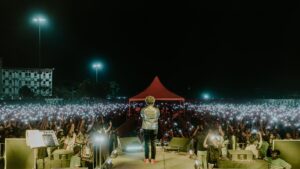 Javed Ali Instagram - And here’s to another successful show  with an amazing audience at @Revelsmit Manipal. 

Thank you @tribevibe.live
.
.
📸@bhargav_reddy.1
  @flaash25 
  @swaroop_diddi 

.
.

#liveconcert #javedali #music
