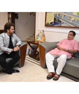 Javed Ali Instagram - It was a privilege and pleasure meeting Honourable Minister Nitin Gadkari Ji. Thank you for your Love and Blessings always. @gadkari.nitin 

#nitingadkari #JavedAli #nitingadkariji