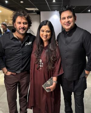 Javed Ali Instagram - Celebrating the love and support you all have showered on #Maidaan 🎉 Thank you @arrahman Sir for this beautiful evening at @kmmcmumbai.

@iamitrsharma @arrahman @richasharmaofficial @manojmuntashir @javedali4u 

#Mirza #Maidaan #arrahman #JavedAli #RichaSharma #manojmuntashir.