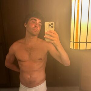 Javier Ambrossi Instagram - los 39 han sido 🤯