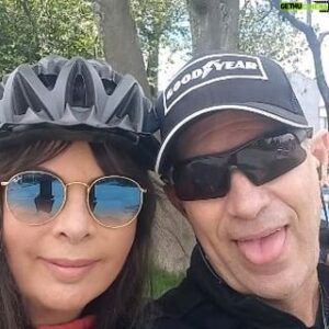 Javier Delguidice Instagram - La bicicleta es una de las mejores formas de obtener un buen cardio, claro con cuidado de no irse de jeta y terminar en el dentista . Y si es con quien amas mejor !
Buen domingo para todos!. 
Abrazote 
#cardio #bicicleta #salud y si te tomas  una cerveza al regresar mejor jajajajajaja.