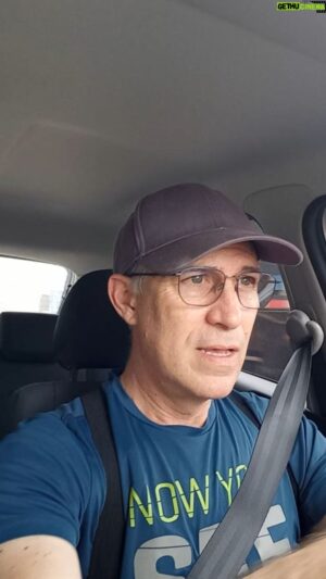 Javier Delguidice Instagram - Ayer pasaba por una ciudad llamada fusagasuga y vi un pastor alemán en un balcón con las puertas del apartamento cerradas y el pobre a la intemperie con un calor insoportable sentado hacia las puertas pidiendo que le abran. Yo no pude parar por la dificultad  de estar en carretera, tuve que seguir transitando pese a la bronca que me dió , ver  que no tuviese sombra ni protección con una temperatura de más de 24 grados .

Por eso te pido y repito lo mismo,  proteger a las mascotas es una obligación siempre y en todo momento. 
 Seamos claros en esto tener mascotas es un trabajo adicional y de protección total hacia ellas , sonó oo entiendes no las tengas .

#mascotas 
#maltratoanimal 
#amorporlosanimales