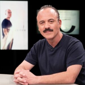 Javier Gutiérrez Instagram - Esta noche visitamos @ver_espanola para hablar de ''El Autor'', '' La Hija'' y el proceso de creación en el cine de #ManuelMartínCuenca.
Os esperamos a partir de las 22.30h. en la @la2_tve
#lahijalapelicula
#cineespañol