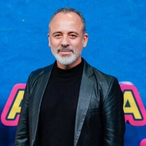 Javier Gutiérrez Instagram - Anoche volví a ser feliz estrenando película en los @cinescallao de la Gran Vía madrileña.
Y recordé al Javier que llegó a Madrid hace poco más de 30 años con la enorme ilusión y las ganas de convertirse en actor.

A partir del 2 de Diciembre en @primevideoes
#MañanaEsHoy

Que la disfrutéis!!!!

📷 @diananalbaruphoto