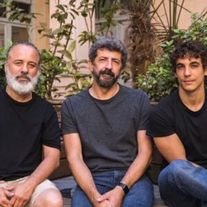 Javier Gutiérrez Instagram - Feliz de reencontrarme con Alberto Rodríguez y su equipo de lujo.
Hoy después de un mes de ensayos, comenzamos por fin el rodaje de #MODELO77. 
Una apasionante historia que narra la lucha de un grupo de presos por mantener la dignidad y la justicia en las cárceles españolas durante la transición.
@atipicafilms
@movistarplus
#cineespañol