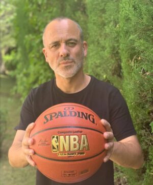 Javier Gutiérrez Instagram - Apoyando al deporte ferrolano. Y al baloncesto de mi ciudad.
Recojo el pase de @valdemoro13 y se lo envío a @PabloRey_RCF
#sueñaconBBCA
https://www.lanzanos.com/proyectos/suena-con-bbca/
#Ferrol
#ferrolmola