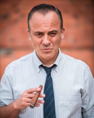 Javier Gutiérrez Instagram - Paco el Cóndor se acerca peligrosamente...
#ReyesDeLaNoche estreno 14 de mayo
@movistarplus
@zetastudiosprod
📷 @sinrumbo13