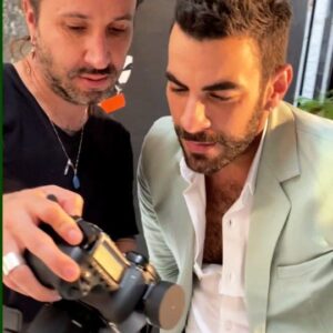 Javier Jattin Instagram - Un día de buena onda y muchas fotos nuevas!
Gracias a todo el parche!!
 @delvecchio21 
@diegosastoquemakeup
@pausan2015
@vtg_digital 
@gypsyjoyas