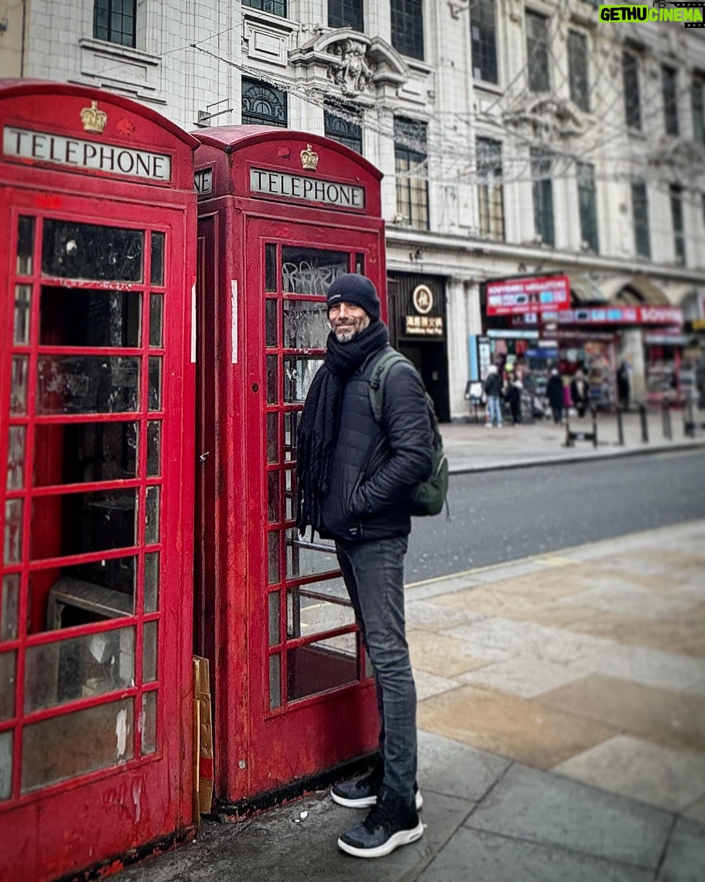 Javier Poza - 343 Likes - Piccadilly Circus