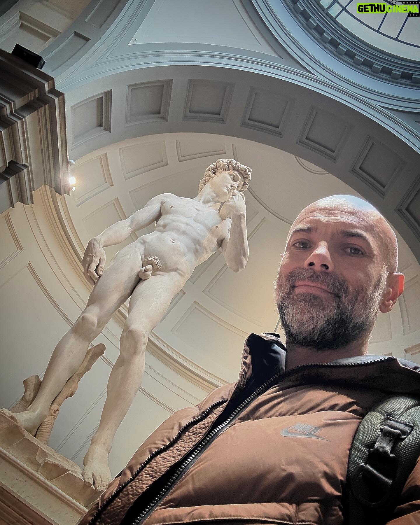 Javier Poza - 486 Likes - El que venció a Goliat
Florencia, Italia.