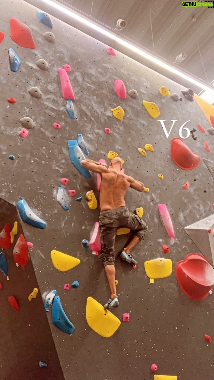 Javier Poza - 220 Likes - V6
Antes de darte por vencido, inténtalo de nuevo.
.
.
.
.
#climb #climbing #climber #climbinglife #climbing_is_my_passion #boulder #bouldering #boulderinglife
#climbing_worldwide #indoorclimbing #goclimb #gripstrength #leadclimbing #doyouclimb #climbingnation #TimetoClimb #climbing_is_my_life #climbing_videos_of_instagram #climbingtraining #rockclimbing #rockclimb #rockclimber #Indoorrockclimbing
#boulderingproblems #boulderingwall #ageisjustanumber #50yearsyoung #tooyoungtobeold #fitover50 #prouddad