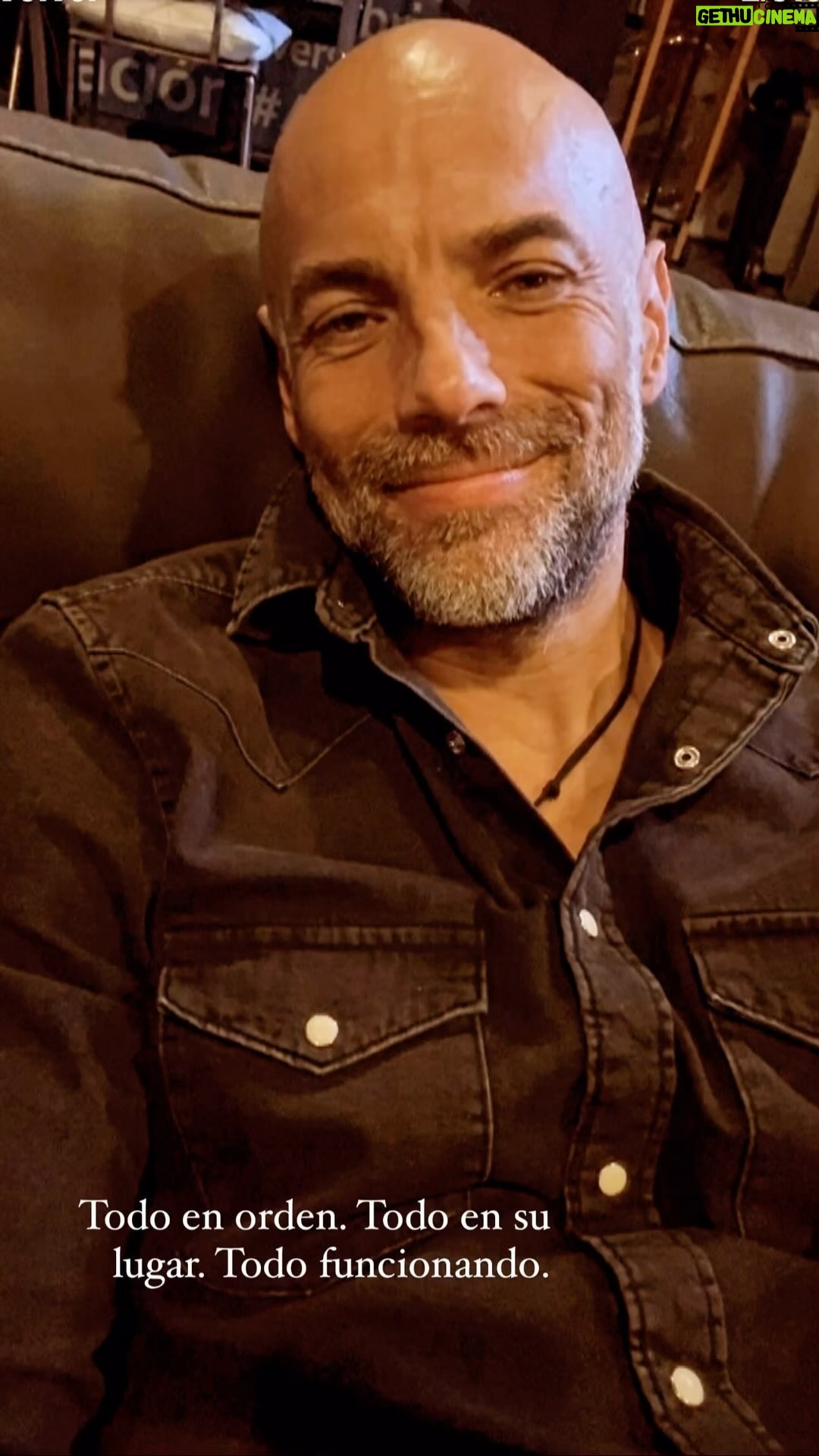 Javier Poza - 2.6K Likes - A mucha gente le quedó grande el lugar que alguna vez le dimos.
