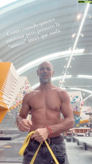 Javier Poza Instagram - En todo lugar hay personas valiosas con grandes historias haciendo su trabajo siempre con la mejor actitud.
Como mi tocayo, Javier @reyjavis , quien se encarga de mantener siempre limpio nuestro gimnasio @adamantamx 
Él es un orgulloso padre, comprometido, de una niña y un niño increíbles, muy especiales y a quien tengo la fortuna de conocer.
.
.
.
.
#climb #climbing #climber #climbinglife #climbing_is_my_passion #boulder #bouldering #boulderinglife 
#climbing_worldwide #indoorclimbing  #goclimb #gripstrength #leadclimbing  #doyouclimb #climbingnation #TimetoClimb #climbing_is_my_life  #climbing_videos_of_instagram #climbingtraining #rockclimbing #rockclimb #rockclimber #Indoorrockclimbing 
#boulderingproblems #boulderingwall  #ageisjustanumber #50yearsyoung #tooyoungtobeold #fitover50 #prouddad