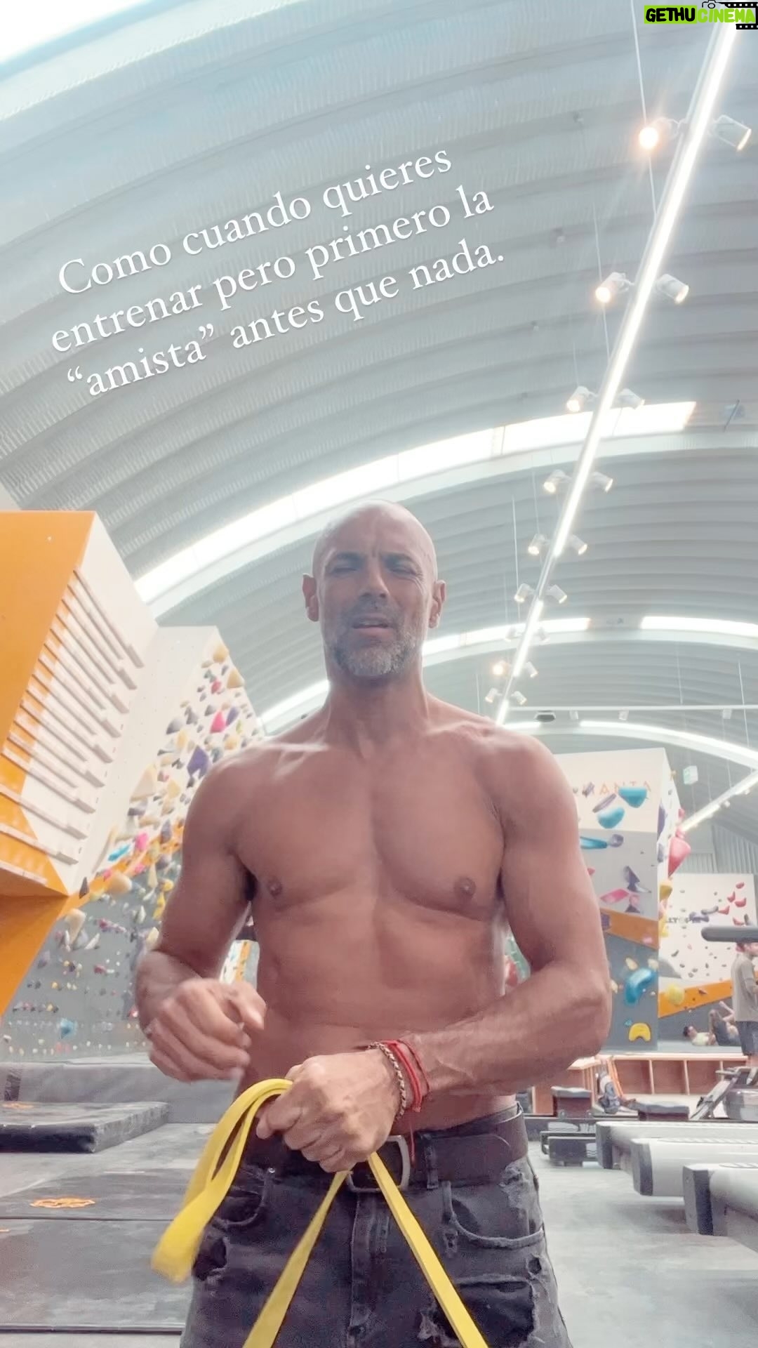 Javier Poza - 1.6K Likes - En todo lugar hay personas valiosas con grandes historias haciendo su trabajo siempre con la mejor actitud.
Como mi tocayo, Javier @reyjavis , quien se encarga de mantener siempre limpio nuestro gimnasio @adamantamx
Él es un orgulloso padre, comprometido, de una niña y un niño increíbles, muy especiales y a quien tengo la fortuna de conocer.
.
.
.
.
#climb #climbing #climber #climbinglife #climbing_is_my_passion #boulder #bouldering #boulderinglife
#climbing_worldwide #indoorclimbing #goclimb #gripstrength #leadclimbing #doyouclimb #climbingnation #TimetoClimb #climbing_is_my_life #climbing_videos_of_instagram #climbingtraining #rockclimbing #rockclimb #rockclimber #Indoorrockclimbing
#boulderingproblems #boulderingwall #ageisjustanumber #50yearsyoung #tooyoungtobeold #fitover50 #prouddad