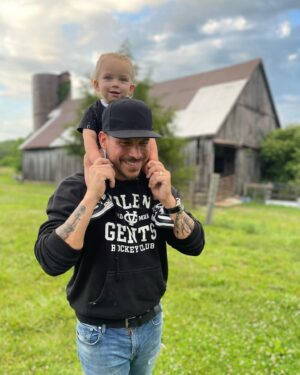 Jax Taylor Instagram - So fortunate to have a family with a beautiful farm with animals for my son to grow up with. Nothing makes Britt and I happier than being out here enjoying God’s country. #family #dadlife ✝️💟