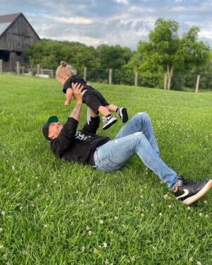 Jax Taylor Instagram - So fortunate to have a family with a beautiful farm with animals for my son to grow up with. Nothing makes Britt and I happier than being out here enjoying God’s country. #family #dadlife ✝️💟
