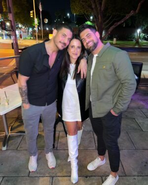 Jax Taylor Instagram - What a night… @blakemoynes and I have the best publicist in the biz. 💜 A rose between two thorns. 🌹