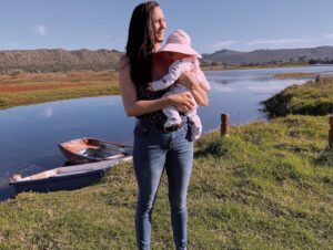Jay Anstey Instagram - Mom Jeans. 👖 

Spent some time at the river today as a family 🌞 

My body is feeling (semi) like my own again. Ordered a pair of jeans from Jeep a size up cus I haven’t been fitting into some of my old clothes- pleasant surprise they didn’t fit 😂 returned them for my pre baby size (34) which was a huge confidence boost! 

and yes the last pic is part exhaustion part sun in my eyes 🤓

Now I suppose ALL my jeans are moms jeans. 😋

#thatsgrit #ownyourgrit #itsajeepthing 
@jeepapparelsa