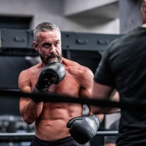 Jay Harrington Instagram - TONIGHT @swatcbs has a bit of everything… Mexico City, fight night…ROUND 2 LET’S GOOOO!
8pm on @cbstv 

@davinophotostudio