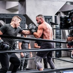 Jay Harrington Instagram - TONIGHT @swatcbs has a bit of everything… Mexico City, fight night…ROUND 2 LET’S GOOOO!
8pm on @cbstv 

@davinophotostudio