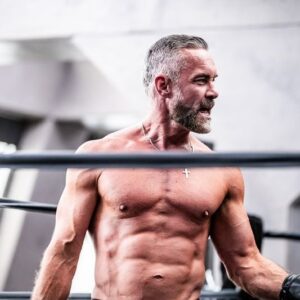 Jay Harrington Instagram - TONIGHT @swatcbs has a bit of everything… Mexico City, fight night…ROUND 2 LET’S GOOOO!
8pm on @cbstv 

@davinophotostudio