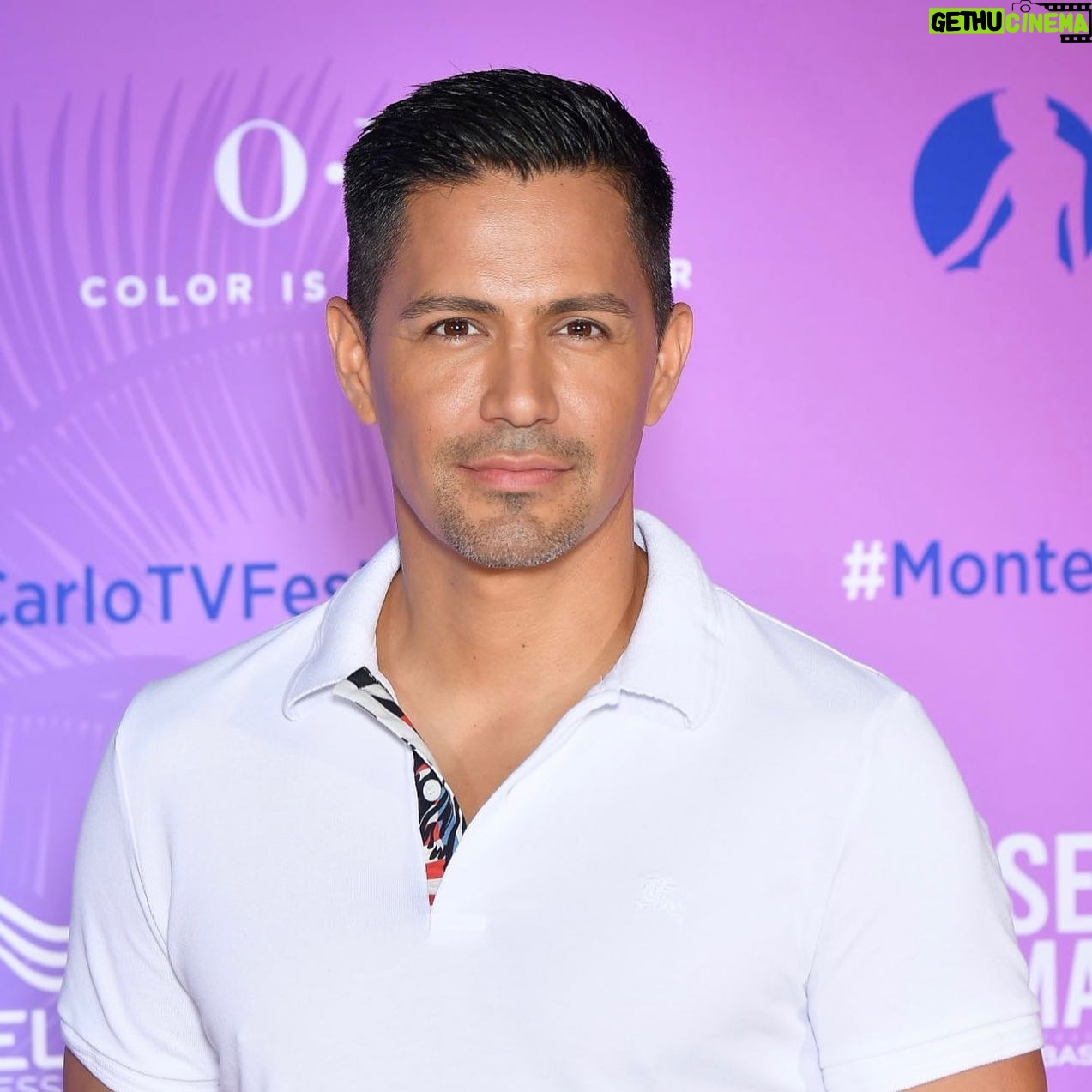 Jay Hernandez - 34.5K Likes - Talked about #magnumpi , met Prince Albert II and his wife at the palace, drank champagne and boogied. No complaints here. 🤷🏻♂️ #montecarlo #tvfestival
