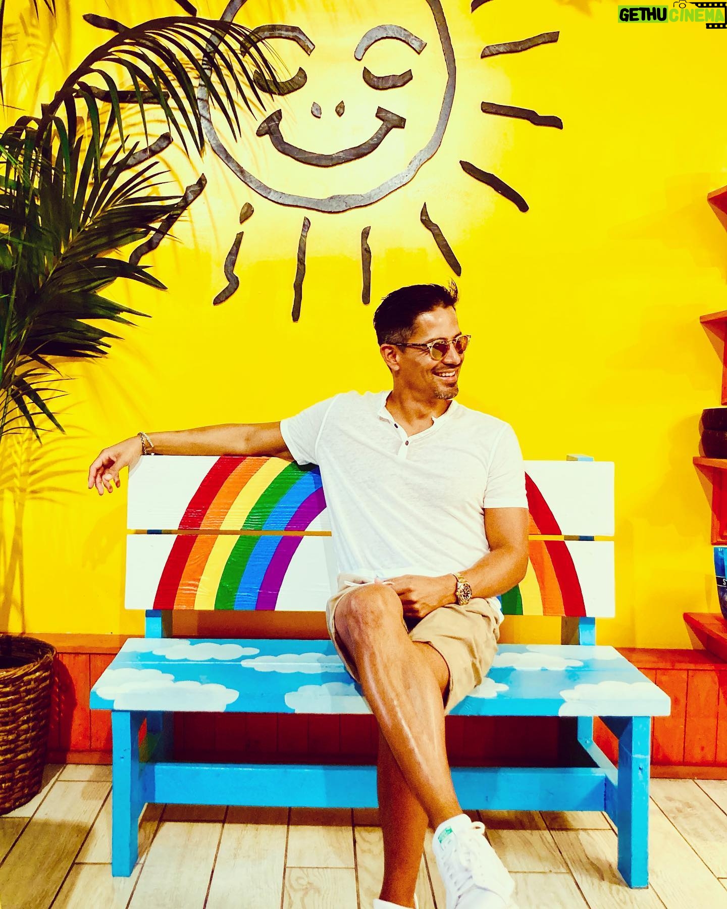 Jay Hernandez - 39.7K Likes - Incidental moments of situational joviality captured by @perdita_weeks_ before wrap. New episode of Magnum tonight. Happy Friday y'all. #magnumpi #fridayvibes