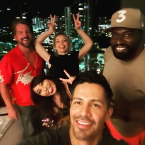 Jay Hernandez Instagram - Season finale of Magnum tonight. Been a tough year for everyone but we worked really hard to make some good television. Hope y'all enjoyed it, the ohana can't wait to see you in season 4! 🏝🌈🤙🏽