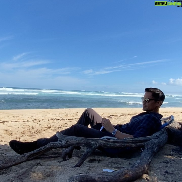 Jay Hernandez - 33.2K Likes - Thank you @phoebe.devera for capturing these enigmatic moments on set when I find secluded spots in front of the entire crew to "brood." From what I understand it's how one elevates ones "craft" as they call it. All the greats do it, Kevin Sorbo, Scott Baio etc. Catch another episode of @magnumpicbs tonight on @cbstv 🌈🤙🏽🌴