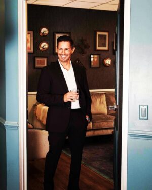 Jay Hernandez Instagram - Catch me tonight with @j_corden & @mrjakejohnson on the #latelateshow ...I was unfortunately just drinking water. 😆🤙🏽