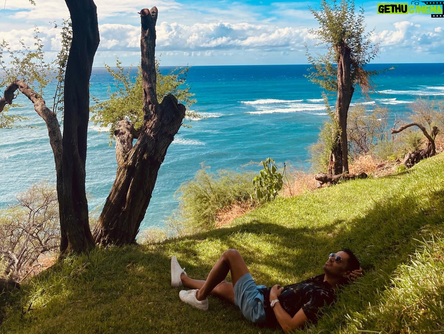 Jay Hernandez - 26K Likes - I've never been one for blind optimism but we should all be conscious of the gift of the moment. These are trying times & it's bringing out a lot of bad things in society. I am thankful for my loved ones, for my health and for every day I wake up. All the money or things in the world can not buy you another breath, our time here and what we do with it is our gift. Peace n love. Happy Friday y'all. 🏝❣️🤘🏽