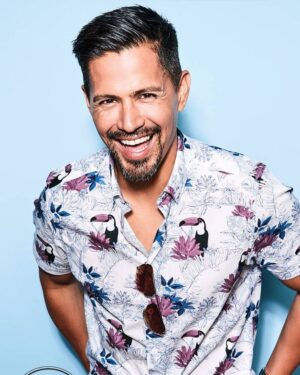Jay Hernandez Instagram - Friday got me happy af. #newweekwhodis #alohafriday
