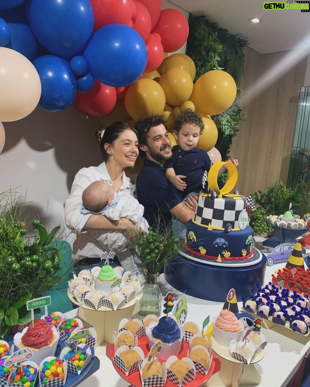 Jayme Matarazzo - 4.2K Likes - Tempo, tempo, tempo… Há três anos o Antonio nasceu e ressignificou a nossa vida, a impressão que temos é que ele tá conosco desde sempre. Há três anos ele veio nos ensinar sobre esse amor tão profundo e incondicional, que faz a gente querer evoluir e ser cada dia melhor. Há três anos ele transformou nossa vida, trouxe mais cor e alegria. Quanta gratidão em ter você filho, obrigada por existir, obrigada por ter nos escolhido, vamos estar sempre do teu lado, te apoiando e te incentivando a ser tudo aquilo que tu deseja. Te amamos infinito e além ❤️