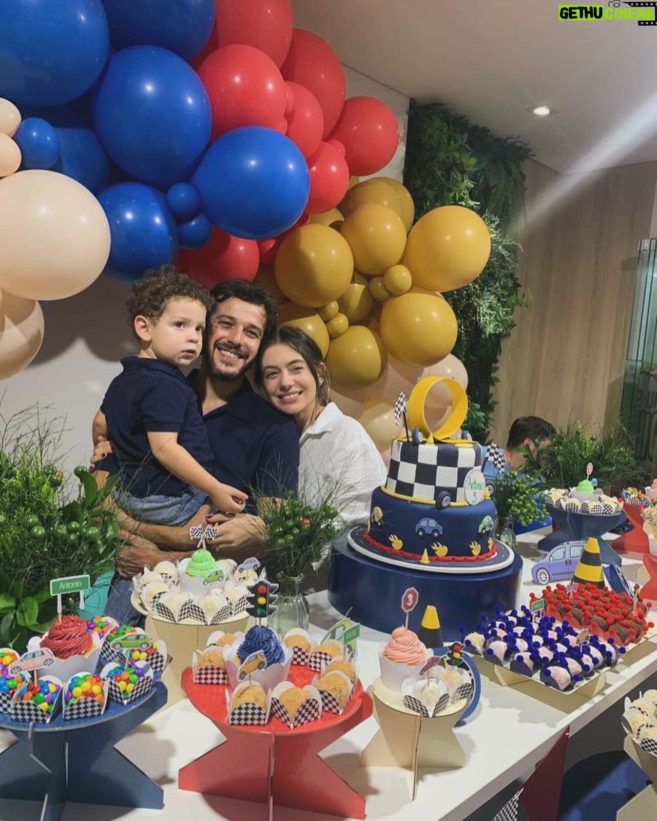 Jayme Matarazzo - 4.2K Likes - Tempo, tempo, tempo… Há três anos o Antonio nasceu e ressignificou a nossa vida, a impressão que temos é que ele tá conosco desde sempre. Há três anos ele veio nos ensinar sobre esse amor tão profundo e incondicional, que faz a gente querer evoluir e ser cada dia melhor. Há três anos ele transformou nossa vida, trouxe mais cor e alegria. Quanta gratidão em ter você filho, obrigada por existir, obrigada por ter nos escolhido, vamos estar sempre do teu lado, te apoiando e te incentivando a ser tudo aquilo que tu deseja. Te amamos infinito e além ❤️