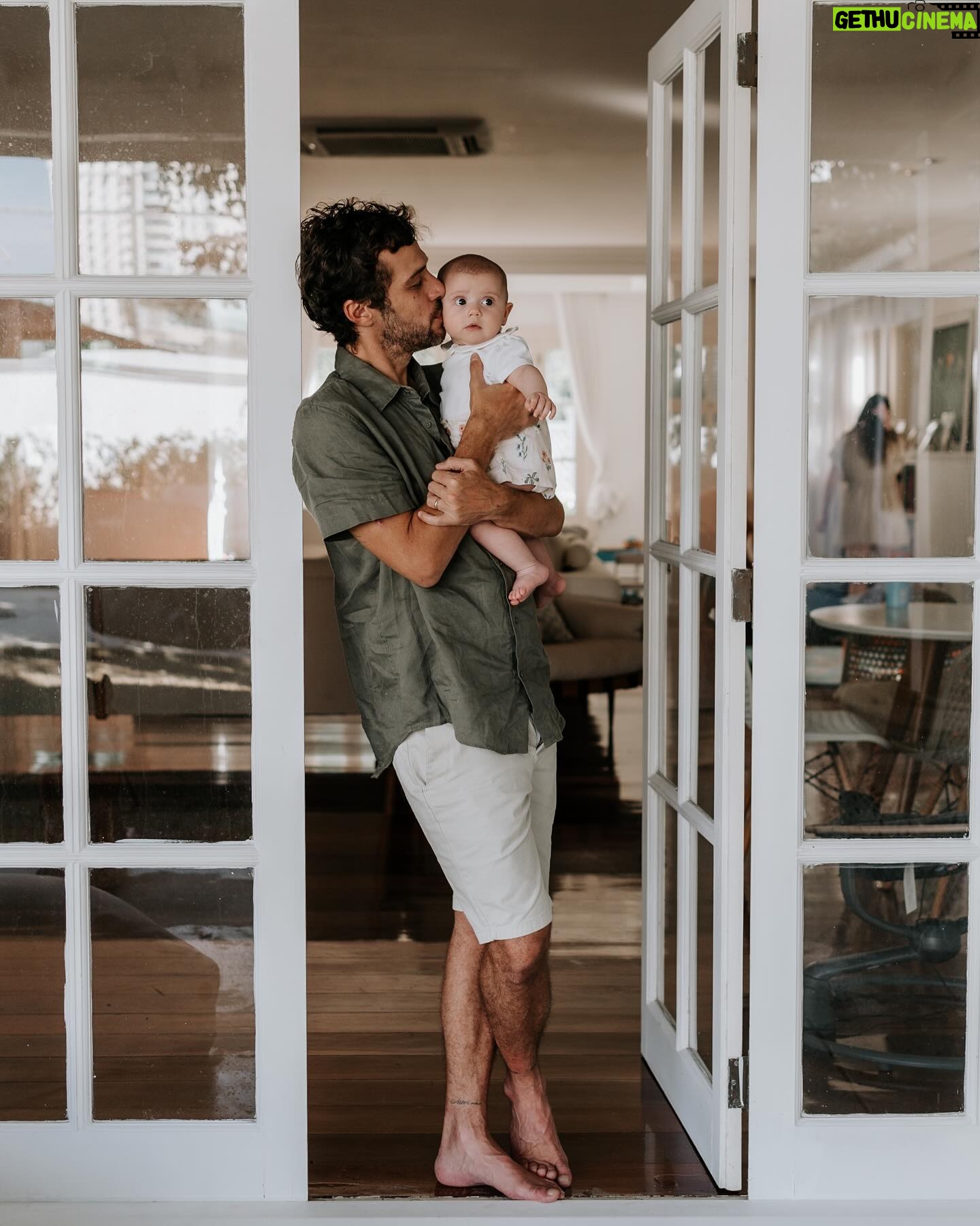 Jayme Matarazzo - 16.9K Likes - Comemoramos 7 meses da Maria, nossa caçula que trouxe ainda mais luz para a família e diariamente nos ensina sobre o que é o amor. A cópia da mãe (ok eu concordo com vocês nisso) tão pequena e tão amada por todos.
Ansioso pra cada descoberta, cada
aprendizado seu, pra te ver crescer e viver essa vida toda com você ❤️
📷 @babuskafotografia