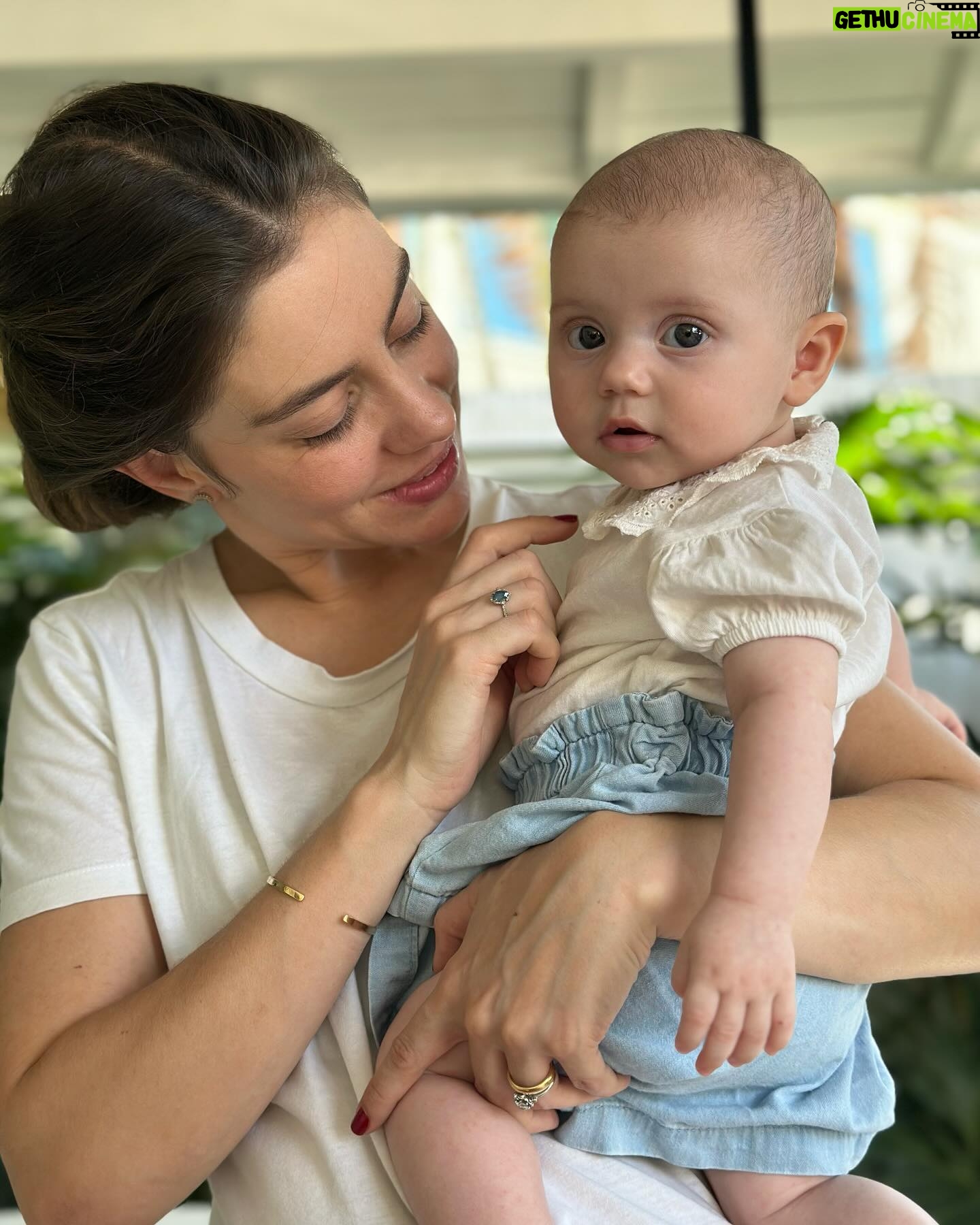Jayme Matarazzo - 55K Likes - Que sorte a minha estar cercado de mamães incríveis, mulheres fortes, inspiradoras , e que fazem os meus sonhos maiores se tornarem realidade. Obrigado minha mãe, obrigado meu amor, minha sogra, minha irmã, Cacá nossa parceira incrível, e desejo de coração que todas as mamães tenham tido um lindo dia e que se sintam beijadas nessa data e em todos os dias. Feliz dia das mães!!! Vcs são incríveis !!! ❤️💙🤍🩵💜💛💚
📸: @babuskafotografia 🌹